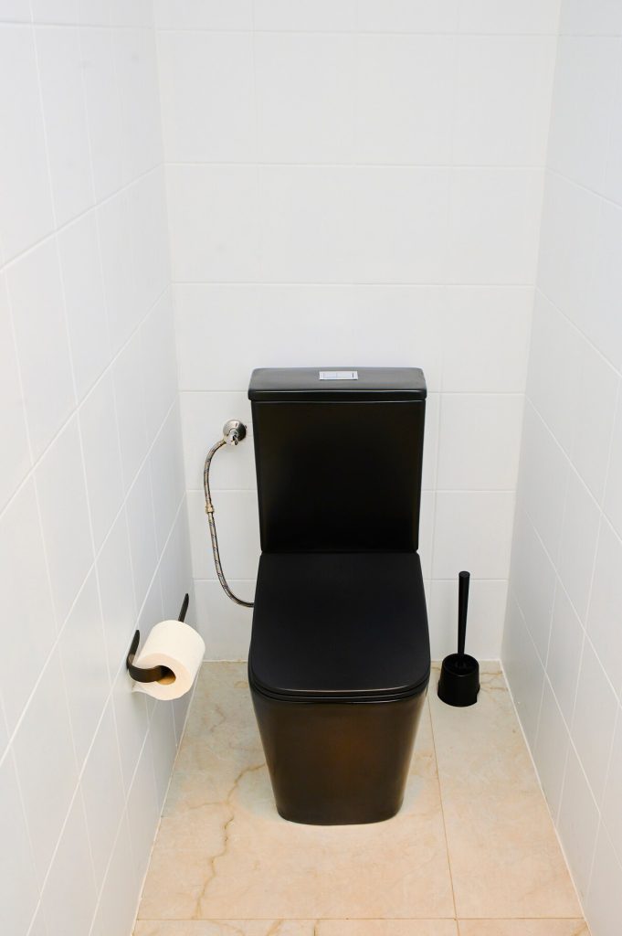 Full bathroom image 2