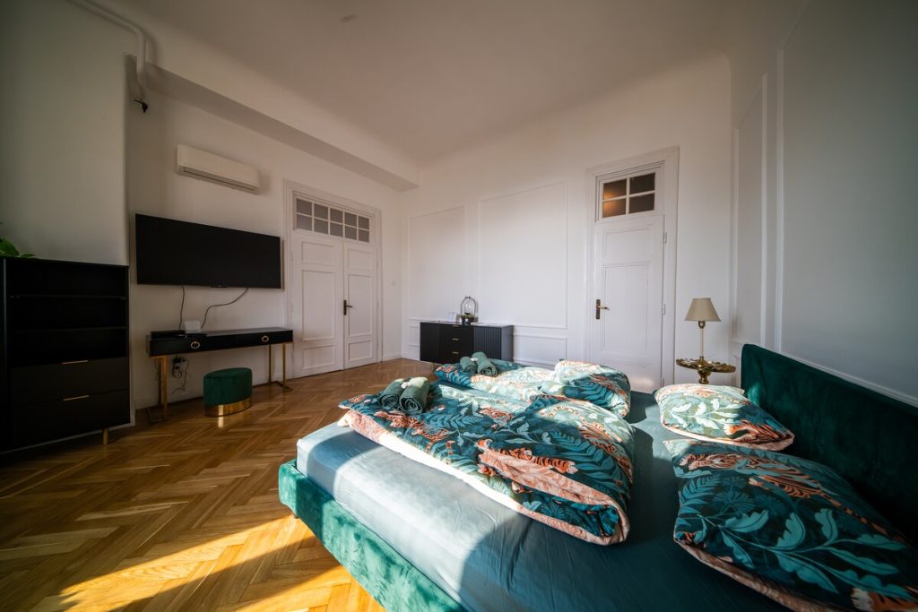 Bedroom image 2