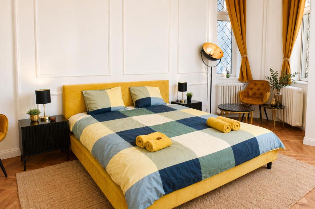 Bedroom image 1