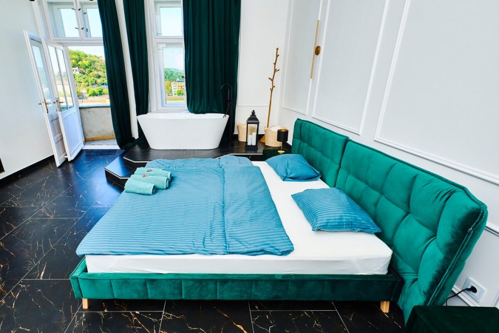 Bedroom image 3