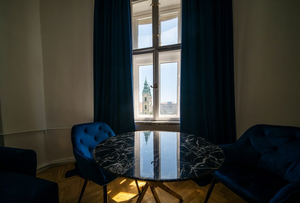 Dining area image 2