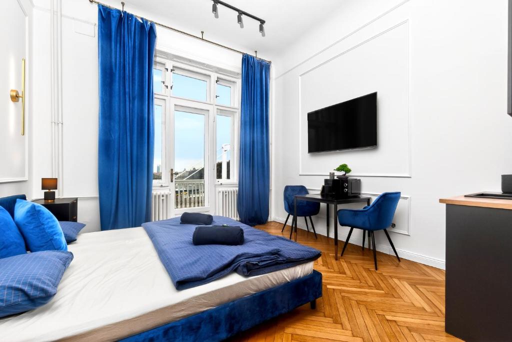 Bedroom image 4