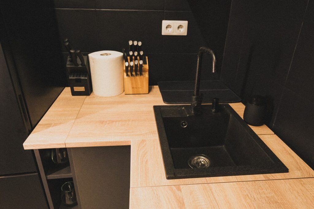 Full kitchen image 2