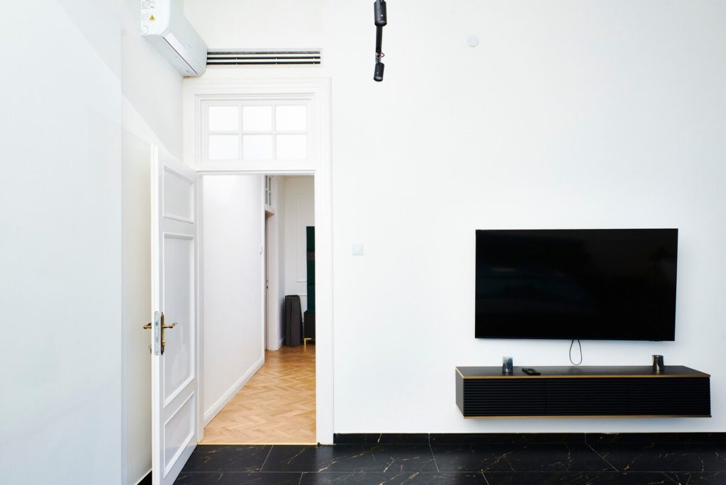 Living room image 2
