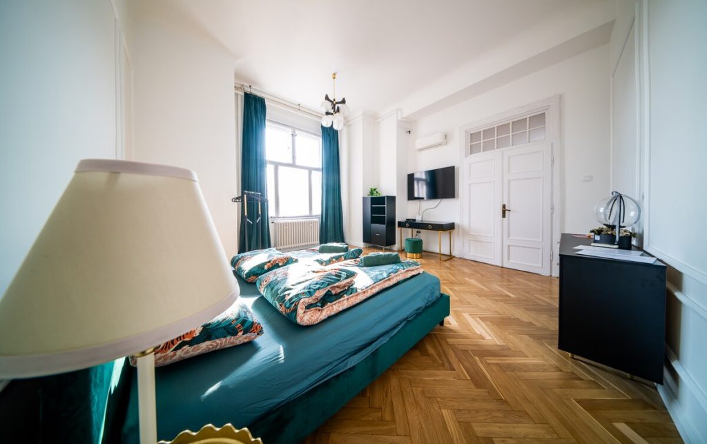 Bedroom image 3
