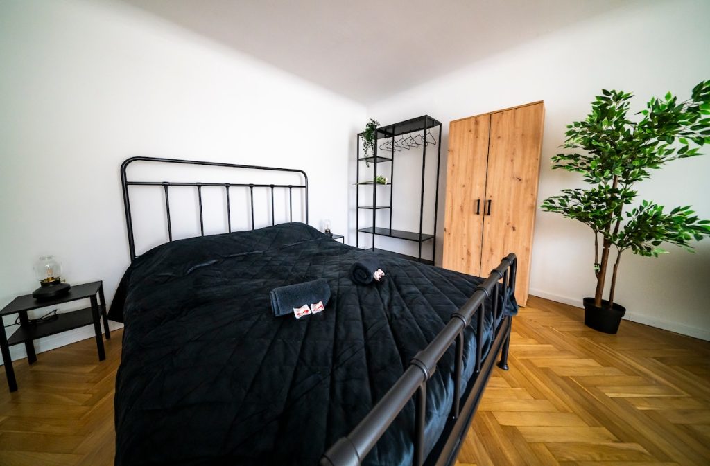 Bedroom image 1