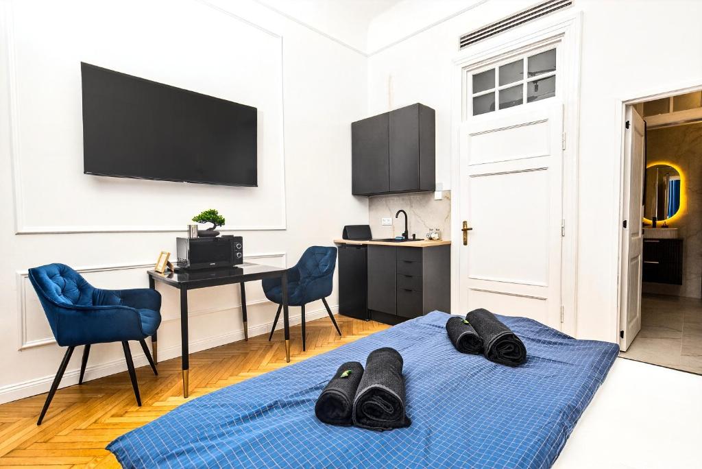 Bedroom image 3