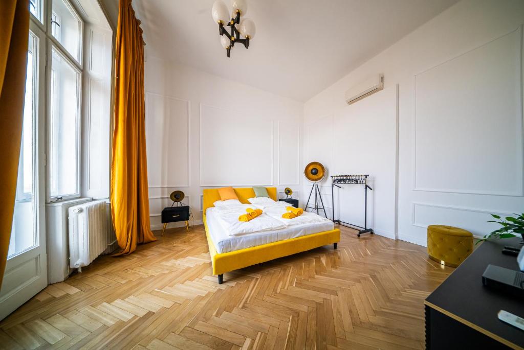 Bedroom image 7