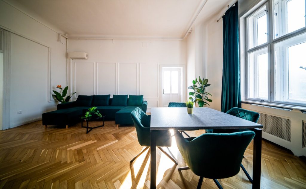 Dining area image 2